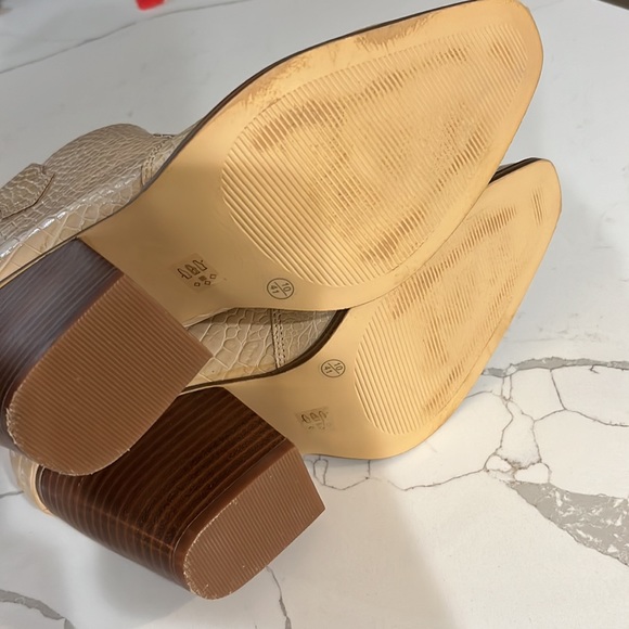 Chinese Laundry Bonnie Croc Print Tan Heeled Boots 10 - Picture 8 of 11